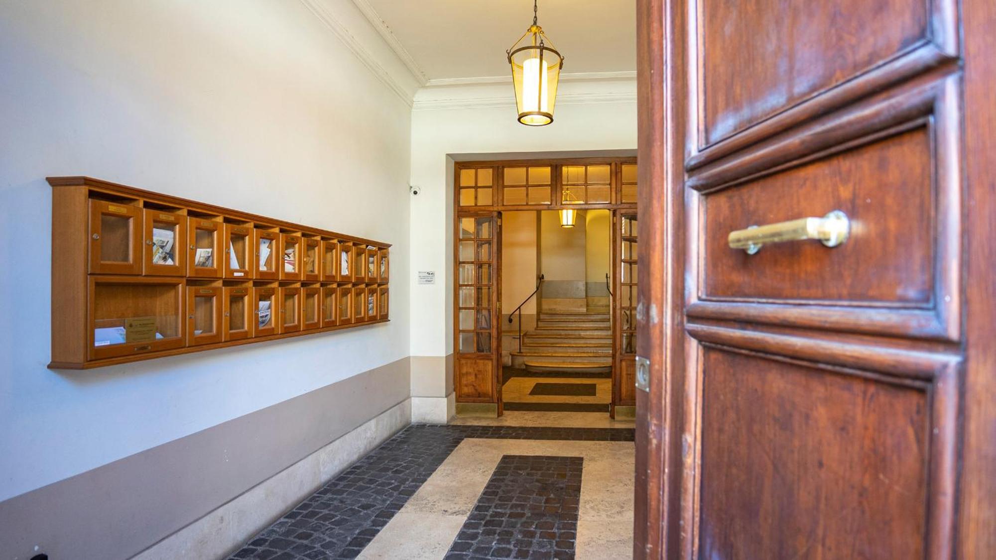 Appartamento Campo De' Fiori Pinky House